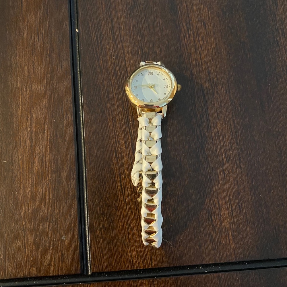 Watch - Picture 3 of 3